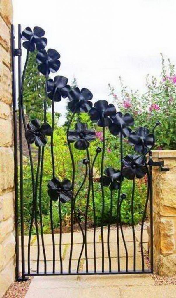 1 3 604x1024 15 Decorative Metal Gate Design for Amazing First Impression