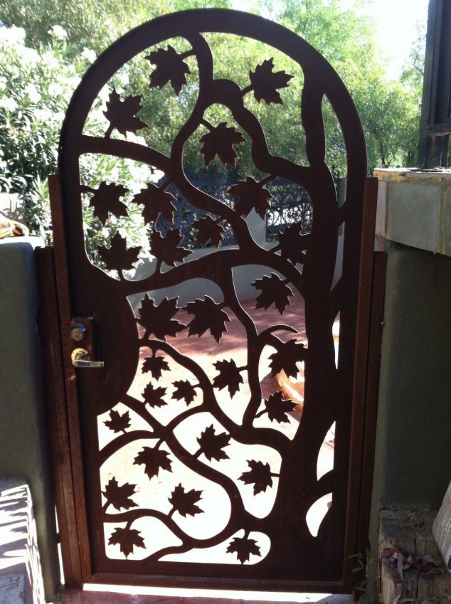 15 Decorative Metal Gate Design for Amazing First Impression 355051.1038204 634x849 15 Decorative Metal Gate Design for Amazing First Impression