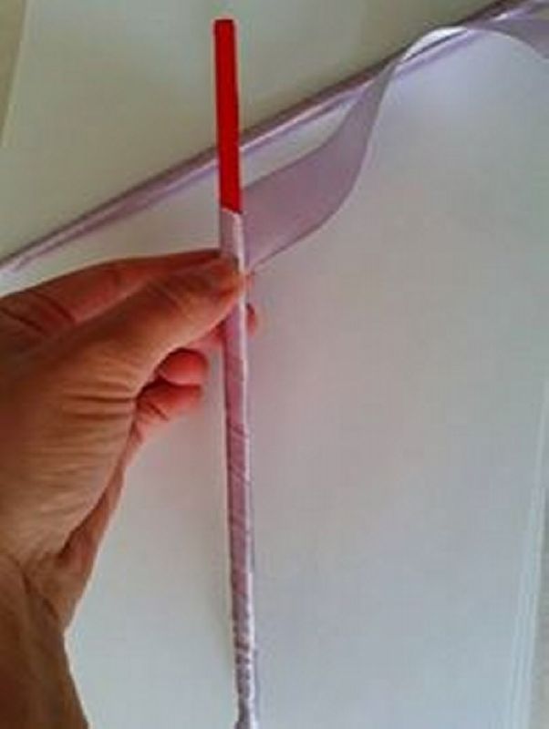 Reuse the Old CDs To Make Curtain Knot In Creative Way 6475007 recycle old cds diy ta06ee87a Reuse the Old CDs To Make Curtain Knot In Creative Way