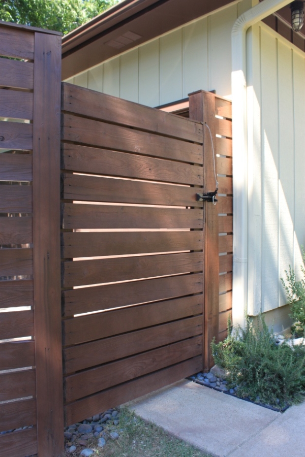 9df22d7a05bf720d254460822f58c29d 15 Privacy Gate Design That Are Totally Awesome