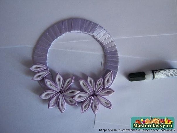 DIY Ribbon Flower Curtain Knot from Old CD07 Reuse the Old CDs To Make Curtain Knot In Creative Way
