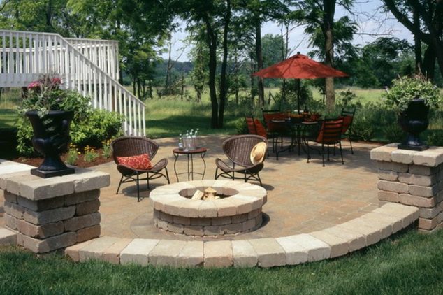 Patio Ideas 8 634x422 17 of The Most Amazing Seating Area Around the Fire pit EVER