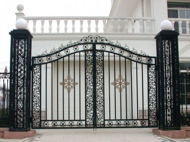 Steel Fence Design For Elegant House Design 634x475 15 Privacy Gate Design That Are Totally Awesome