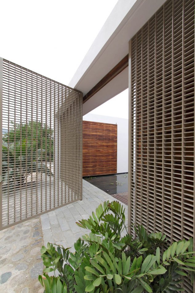 15 Privacy Gate Design That Are Totally Awesome almare elias rizo 27 634x951 15 Privacy Gate Design That Are Totally Awesome