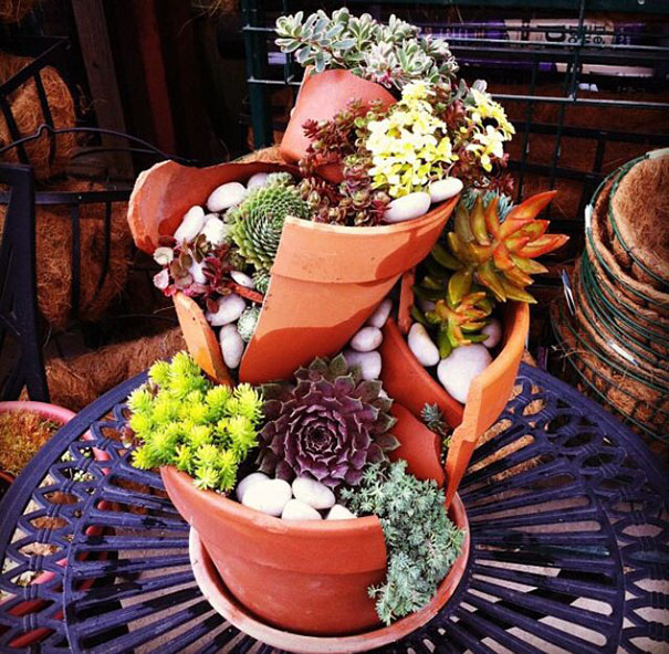 BUILD IT, dont buy it: DIY Broken Pot Fairy Garden broken pot fairy garden 15 BUILD IT, dont buy it: DIY Broken Pot Fairy Garden