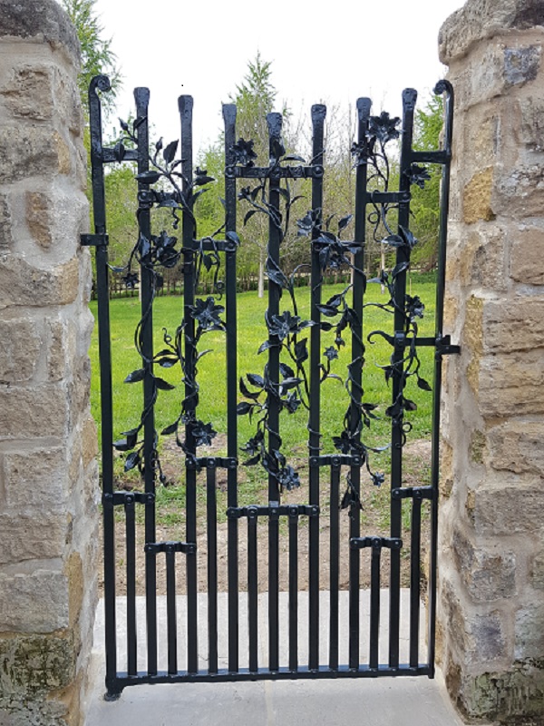 16 Awesome Gate Style That You Would Like to Copy d1b74191 86e7 4efa b900 cb92064ec86f 16 Awesome Gate Style That You Would Like to Copy