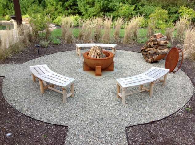 fire pit seating area 634x473 17 of The Most Amazing Seating Area Around the Fire pit EVER