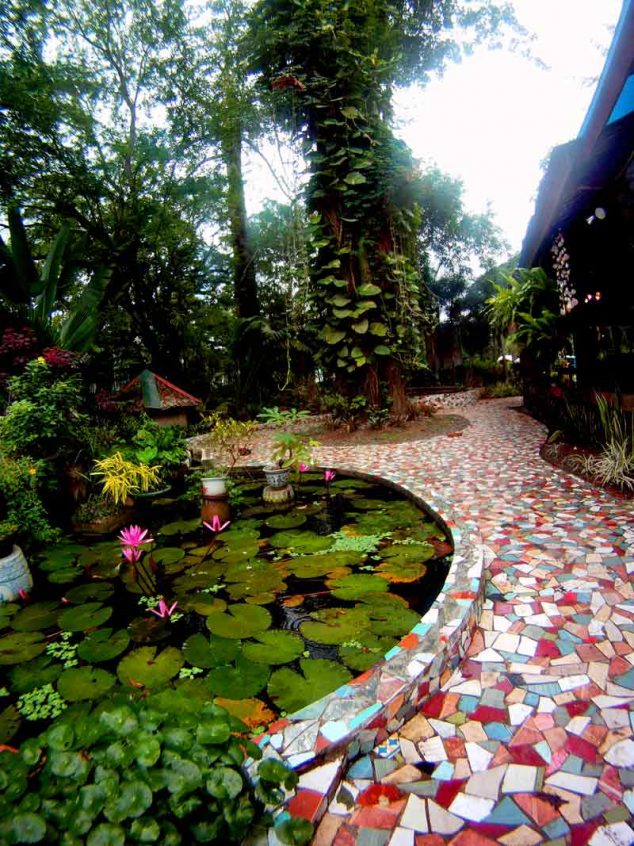 15 DIY Ideas About Mosaic Decor that Put a Spin on What Modern Means lotus garden 634x846 15 DIY Ideas About Mosaic Decor that Put a Spin on What Modern Means