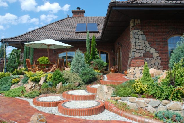 15 Amazing Garden Walkways That Will Charm You wasserstrich hellrot bunt flaming herbstlaub 4 634x424 15 Amazing Garden Walkways That Will Charm You