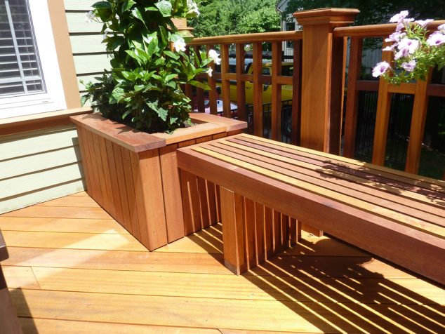 6581375 orig 634x476 15 Special Built in Bench Planters You Dream About