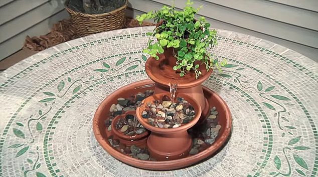 AD How To Build A Terra Cotta Fountain 02 634x354 How to Turn Broken Flower Pots Into Incredible Water Fountain