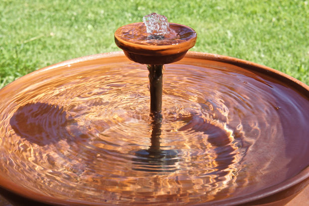 F7MMIK9GB3XJEG1.MEDIUM How to Turn Broken Flower Pots Into Incredible Water Fountain