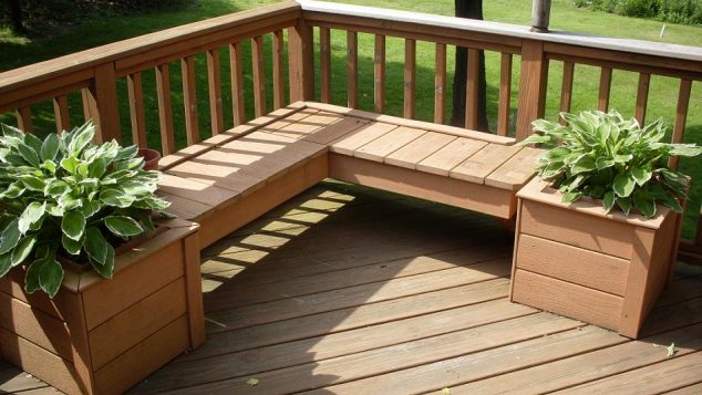 woodenplanterdeck06094edit 634x357 15 Special Built in Bench Planters You Dream About