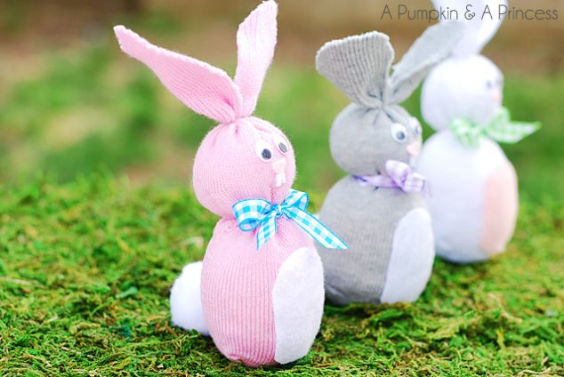 Easter Bunny Craft 634x424 13 Impressive DIY Easter Decorations to Make at Home
