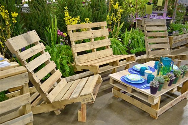 How To Make Furniture Out Of Pallets 634x422 13 Cool DIY Outdoor Furniture Made of Pallet