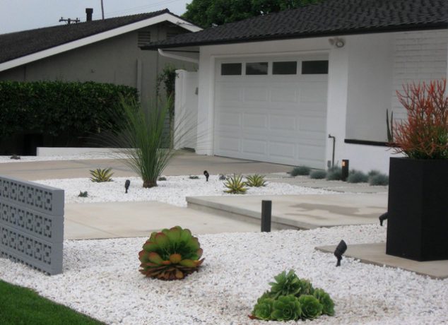 midcentury landscape 634x460 15 Creative Ideas About Modern Front Yard Design