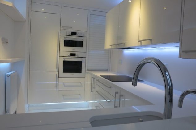 modern kitchen 634x422 16 Awesome Kitchen Lighting That You Will go Crazy About