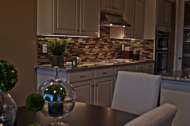 16 Awesome Kitchen Lighting That You Will go Crazy About under cabinet led lighting 634x421 16 Awesome Kitchen Lighting That You Will go Crazy About
