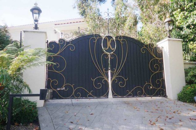 39 634x421 15 of Our Favorite And Unique Gate Design