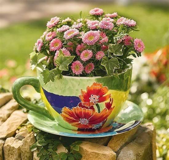 15 Tiny and Lovely DIY Garden in a Coffee Mug 5062941 15 Tiny and Lovely DIY Garden in a Coffee Mug