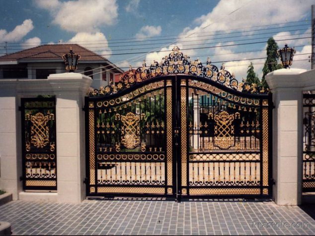 15 of Our Favorite And Unique Gate Design Modern Gate Designs That Will Add Glam To Your Home 1 6 634x476 15 of Our Favorite And Unique Gate Design
