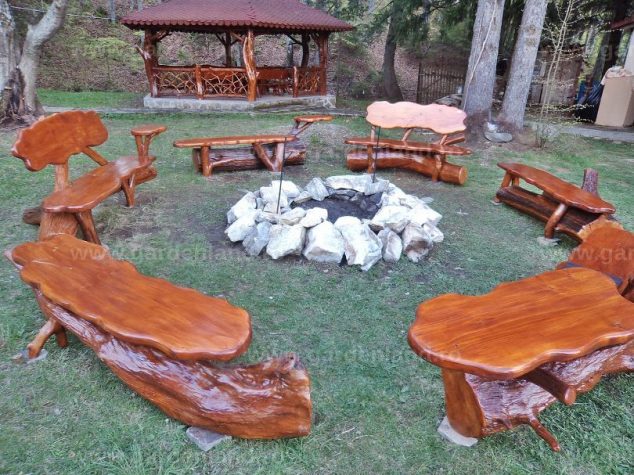 banca fantezie cu si fara spatar langa foc bnc 023 RUonGZ 634x475 Amazing Rustic Benches That All World Talks About