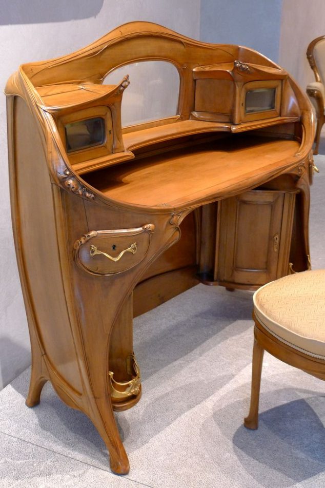 db28fc6c83b74ad5add02738e685f54e 634x951 Attractive Wood Art And Furniture Merged Into Each Other