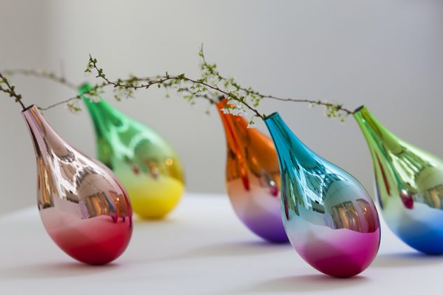 15 Big Sophisticated Floor Vases That Are Simple Unique img 3 1451809873 363051fcb293bb5271db5ae715bf2a7c 634x422 15 Big Sophisticated Floor Vases That Are Simple Unique