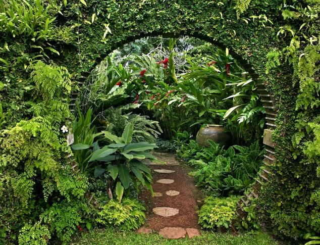 15 Lovely Moon Gates For Your Garden moon gate near bentota sri lanka 634x485 15 Lovely Moon Gates For Your Garden