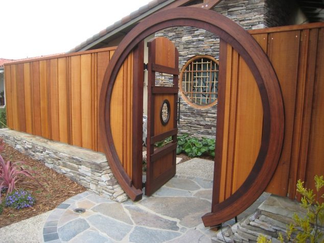 moon gate entry3 634x476 15 Lovely Moon Gates For Your Garden