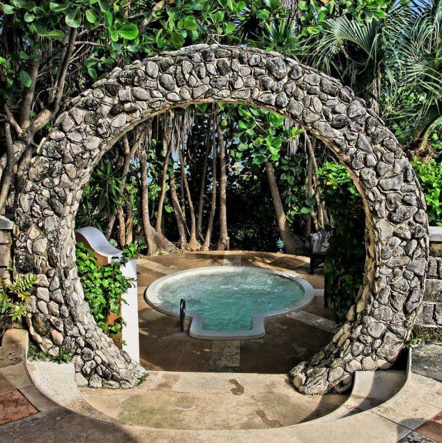 15 Lovely Moon Gates For Your Garden moongate bermuda dj florek 634x635 15 Lovely Moon Gates For Your Garden