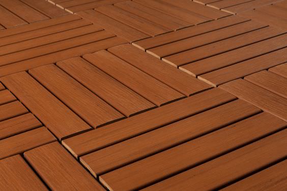 If You Are Looking to Build Deck Flooring on a Concrete 9 propuestas diy para revestir el suelo de tu jardin 08 If You Are Looking to Build Deck Flooring on a Concrete