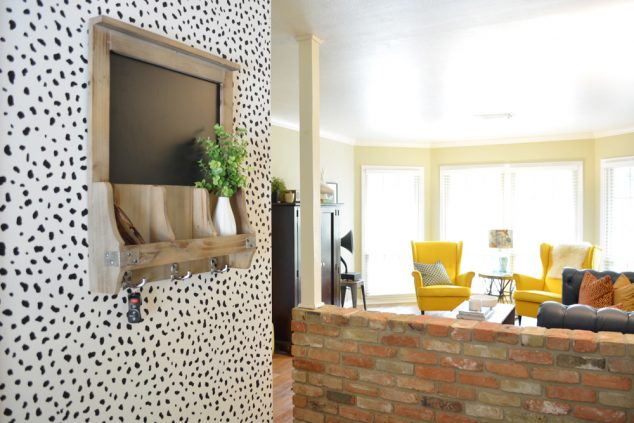 black and white dalmatian foyer design lesley myrick 3 634x423 Cuteness Overload: Dalmatian Prints For Your Interior