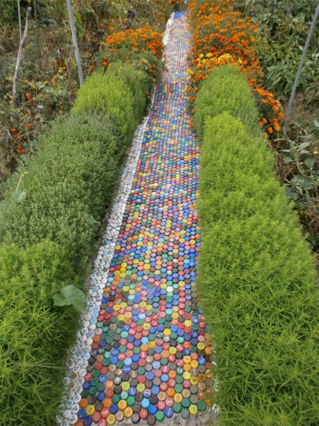 Amazing Ideas on How to Reuse Plastic Bottles in Garden c5216825eb0eac7137c6a5f7eb848e00 634x846 Amazing Ideas on How to Reuse Plastic Bottles in Garden