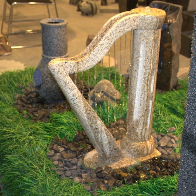 14 Outstanding Fountains to Enhance the Backyard fontaine jardin moderne 3812 fontaine de vaucluse niveau chocolat gifi trevi lego 19102236 model surprenant a eau chat amazon animalis avis catit fleur inox jardiland max 634x635 14 Outstanding Fountains to Enhance the Backyard