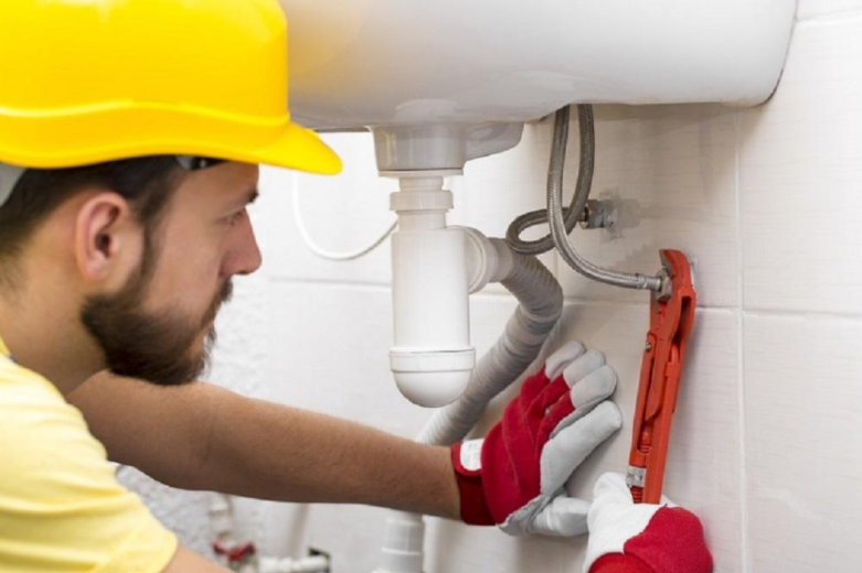 Finding an Emergency Plumber to Call for Repairs