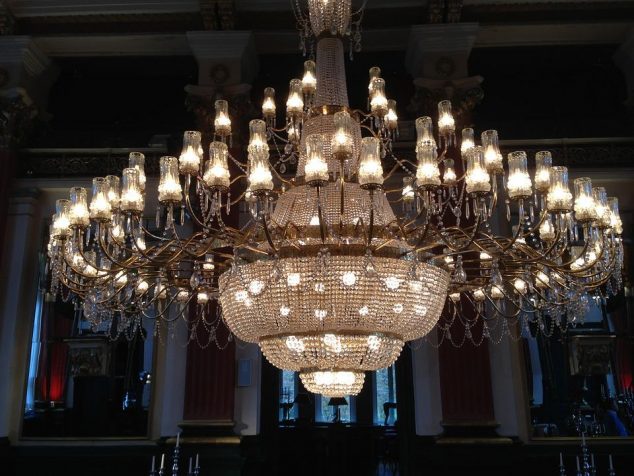 image1 20 634x476 Chandeliers – Timeless and Majestic Lighting Fixtures