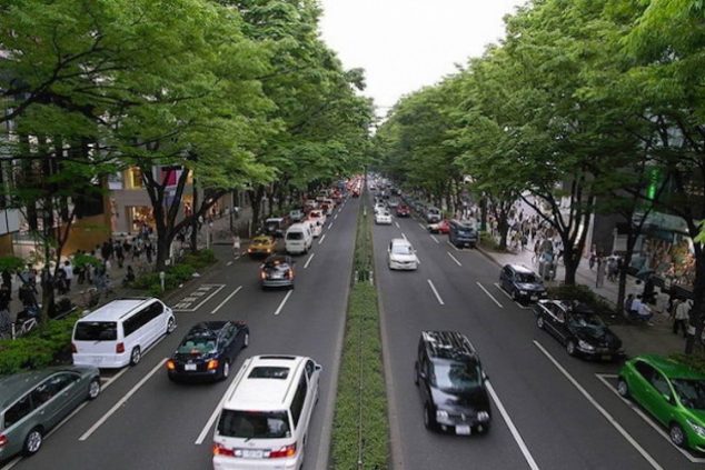 Why Should You Visit Japan at Least Once in Your Life? clean japanese streets 634x423 Why Should You Visit Japan at Least Once in Your Life?